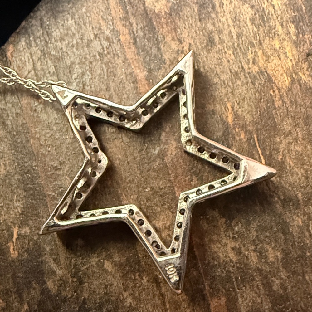 10k White Gold Star Necklace with Diamonds Mother’s Day Gift - Picture 6 of 7